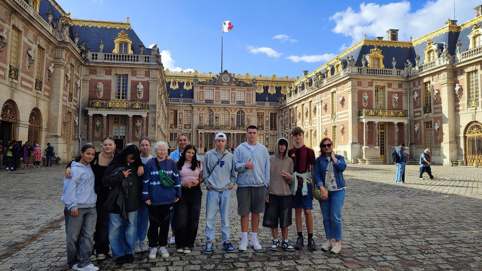 Zdjęcie w galerii na portalu naszwodzislaw.com: Wyjątkowa podróż uczniów SP1 do Francji [FOTO] wiadomości z regionu