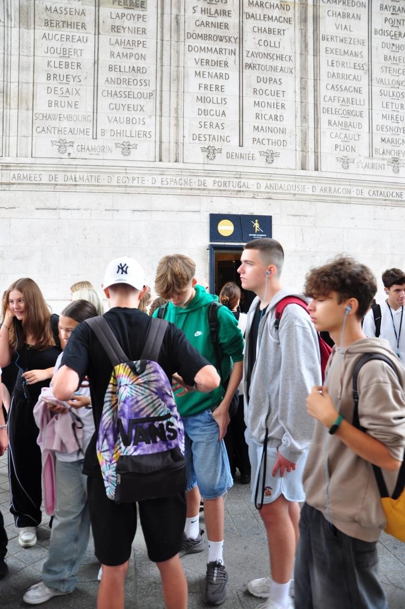 Zdjęcie w galerii na portalu naszwodzislaw.com: Wyjątkowa podróż uczniów SP1 do Francji [FOTO] wiadomości z regionu