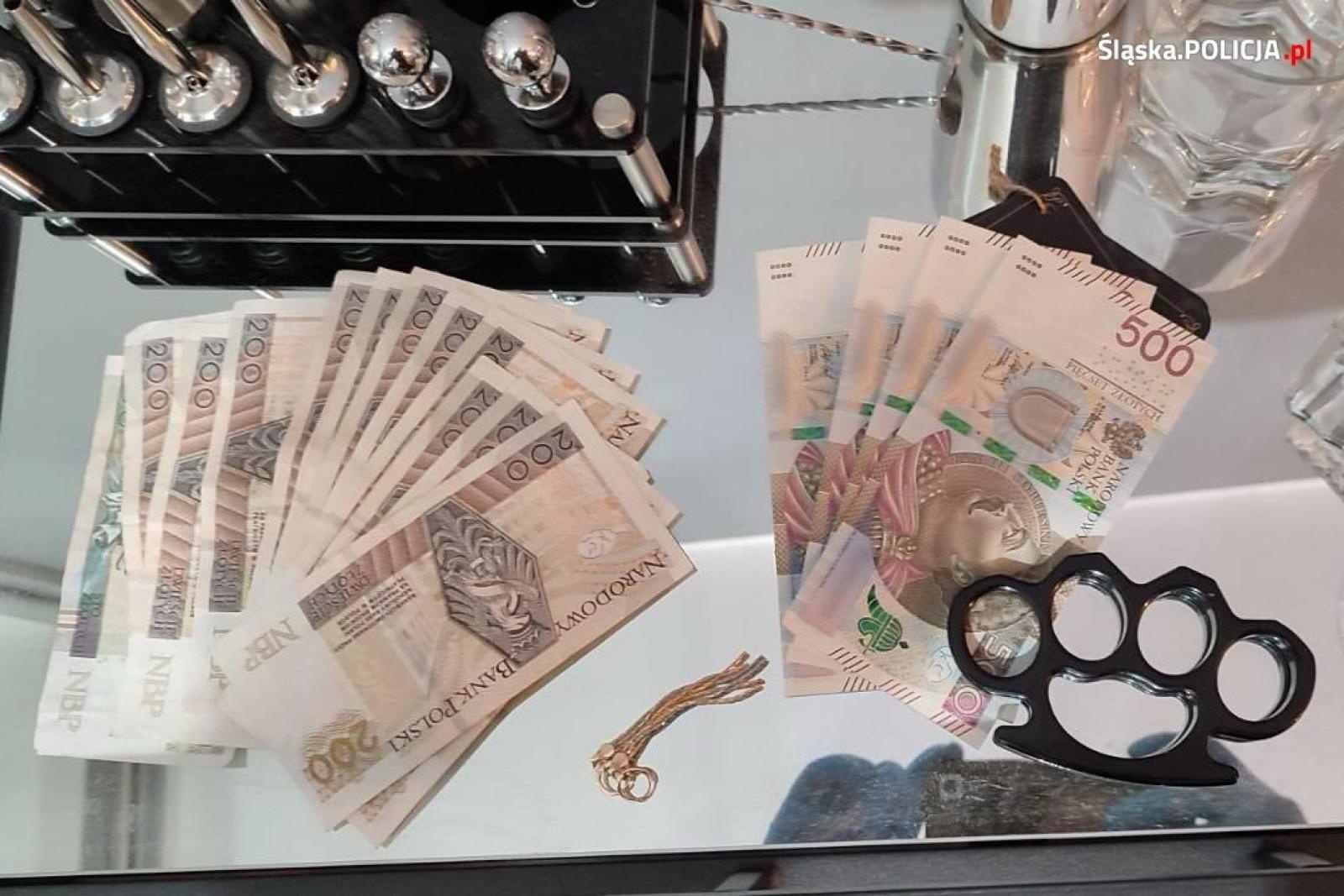 Zdjęcie w galerii na portalu naszwodzislaw.com: CBŚP rozbiło w województwie śląskim gang odpowiedzialny za wymuszenia wiadomości z regionu