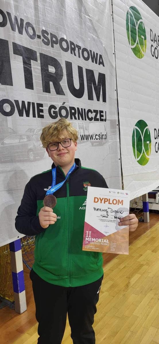 Zdjęcie w galerii na portalu naszwodzislaw.com: Medale Akademii Top Team na II memoriale im. Jerzego Pionki wiadomości z regionu