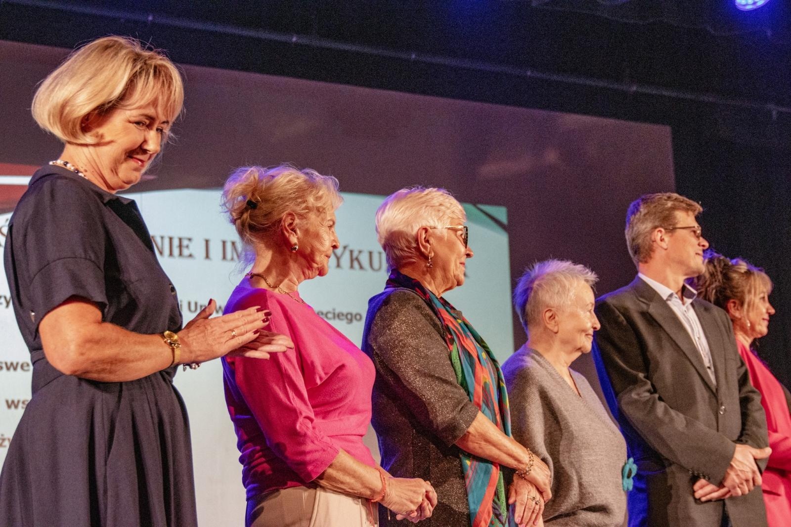 Zdjęcie w galerii na portalu naszwodzislaw.com: Inauguracja roku akademickiego WUTW za nami [FOTO] wiadomości z regionu