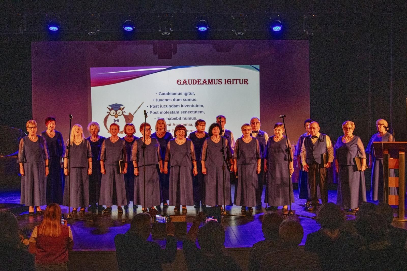 Zdjęcie w galerii na portalu naszwodzislaw.com: Inauguracja roku akademickiego WUTW za nami [FOTO] wiadomości z regionu