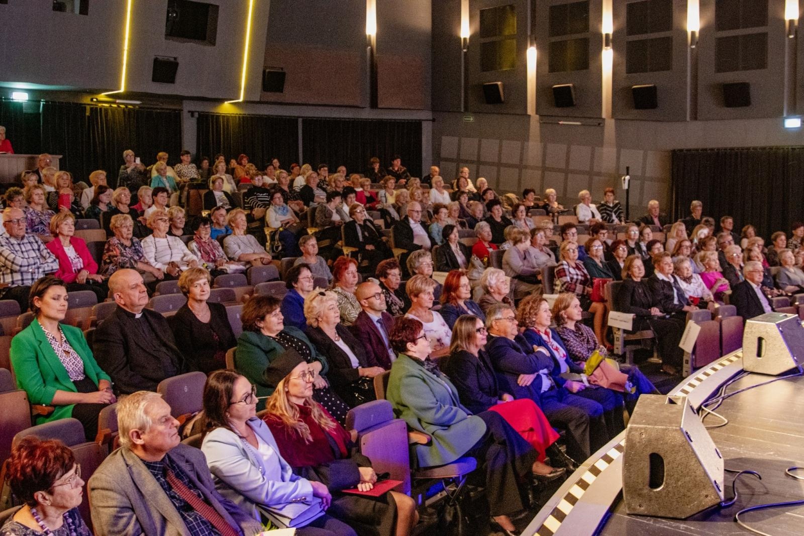 Zdjęcie w galerii na portalu naszwodzislaw.com: Inauguracja roku akademickiego WUTW za nami [FOTO] wiadomości z regionu