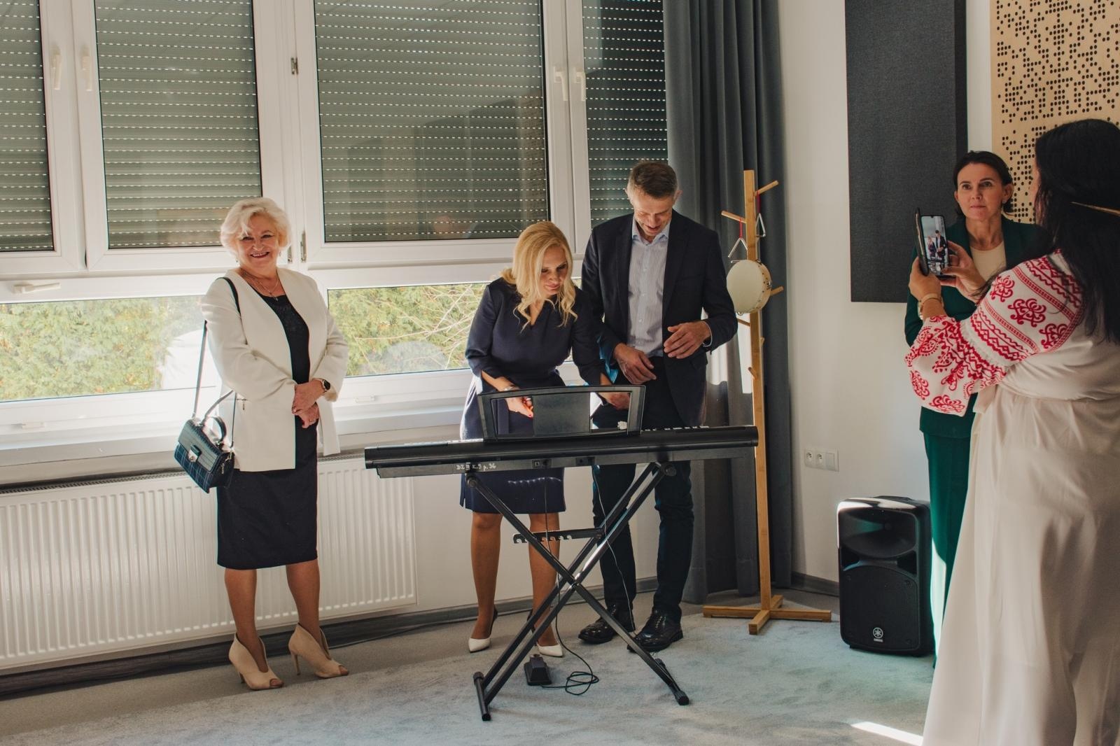 Zdjęcie w galerii na portalu naszwodzislaw.com: Pracownia muzyczna w OCNTiS oficjalnie otwarta [FOTO] wiadomości z regionu