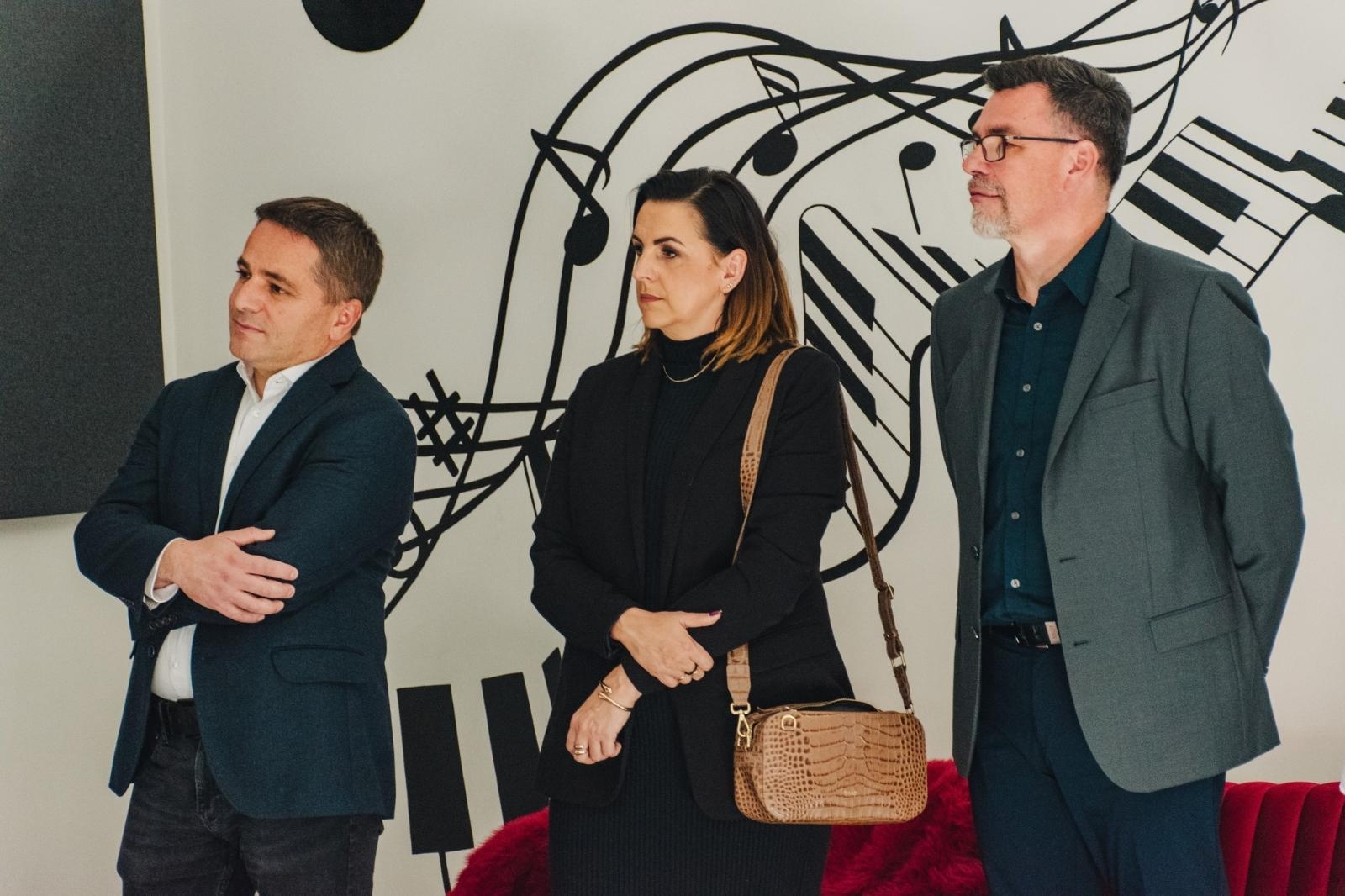 Zdjęcie w galerii na portalu naszwodzislaw.com: Pracownia muzyczna w OCNTiS oficjalnie otwarta [FOTO] wiadomości z regionu