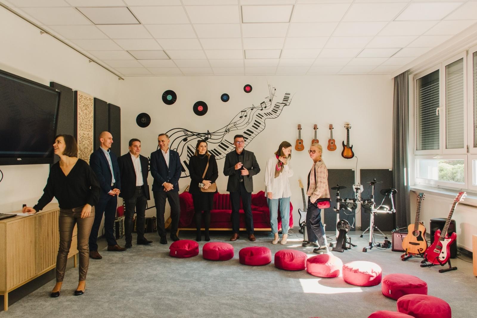 Zdjęcie w galerii na portalu naszwodzislaw.com: Pracownia muzyczna w OCNTiS oficjalnie otwarta [FOTO] wiadomości z regionu