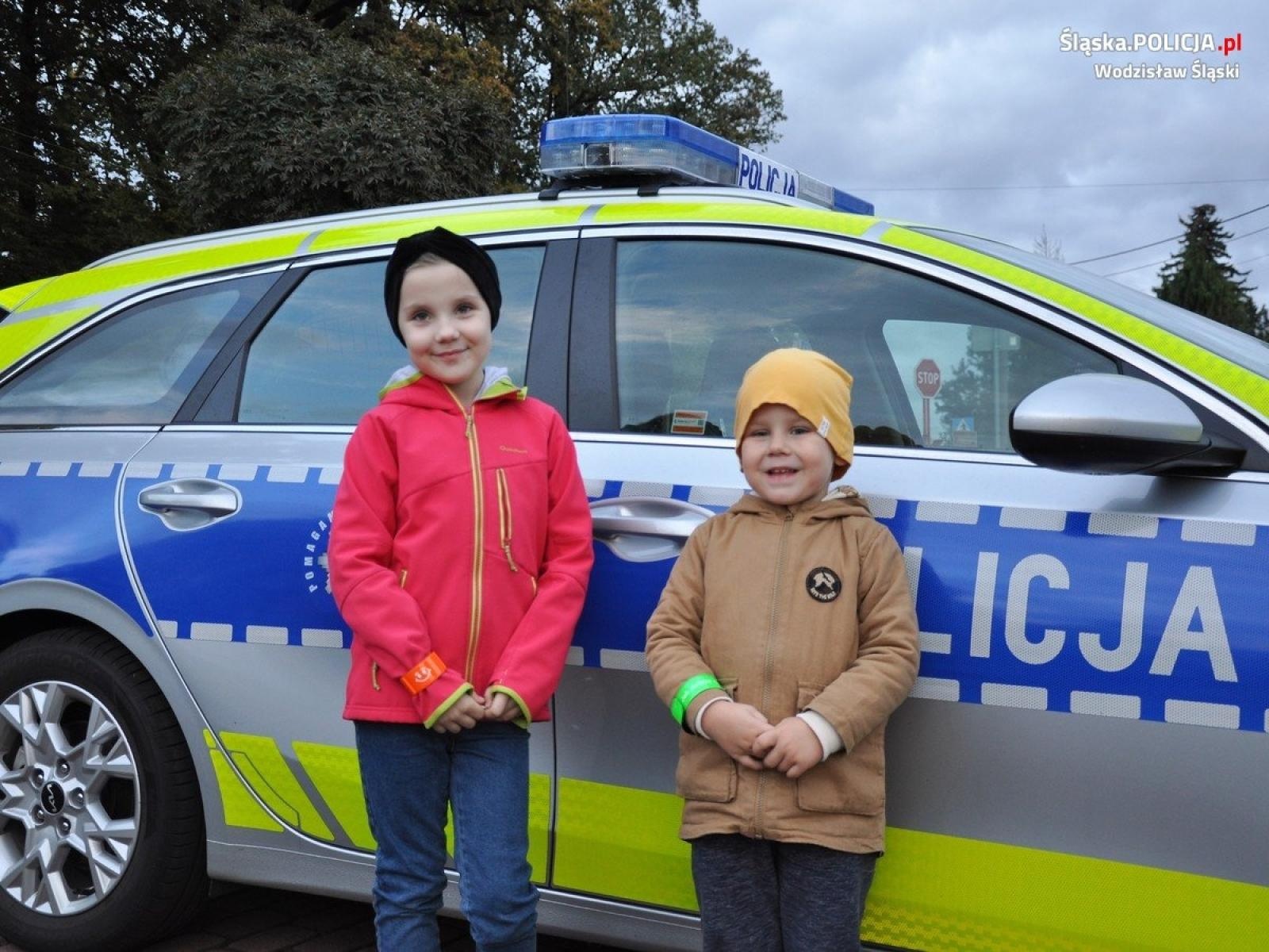 Zdjęcie w galerii na portalu naszwodzislaw.com: Jak dobrze Cię widzieć. Wodzisławscy policjanci zadbali, by piesi byli widoczni wiadomości z regionu