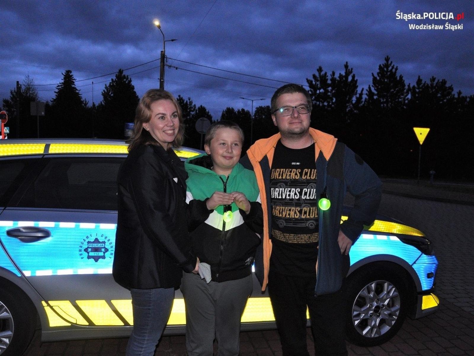 Zdjęcie w galerii na portalu naszwodzislaw.com: Jak dobrze Cię widzieć. Wodzisławscy policjanci zadbali, by piesi byli widoczni wiadomości z regionu