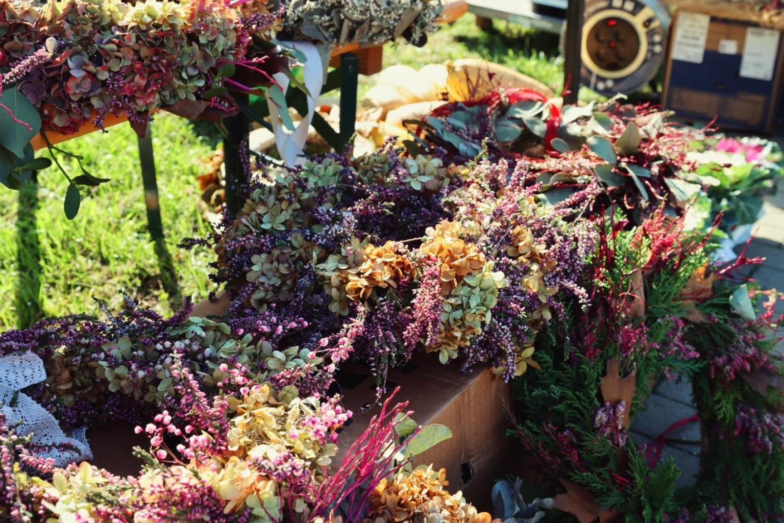 Zdjęcie w galerii na portalu naszwodzislaw.com: Charytatywny festyn na Trzech Wzgórzach. Dla powodzian zebrano ponad 20 tysięcy złotych [FOTO] wiadomości z regionu
