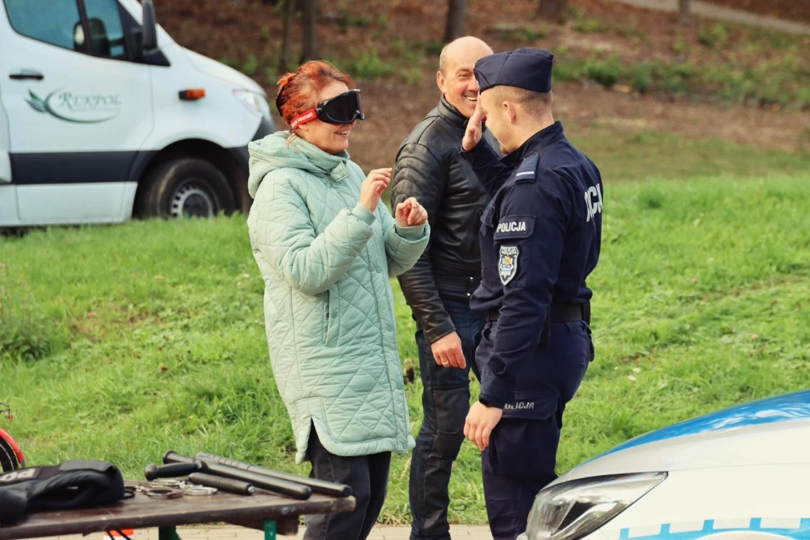 Zdjęcie w galerii na portalu naszwodzislaw.com: Charytatywny festyn na Trzech Wzgórzach. Dla powodzian zebrano ponad 20 tysięcy złotych [FOTO] wiadomości z regionu