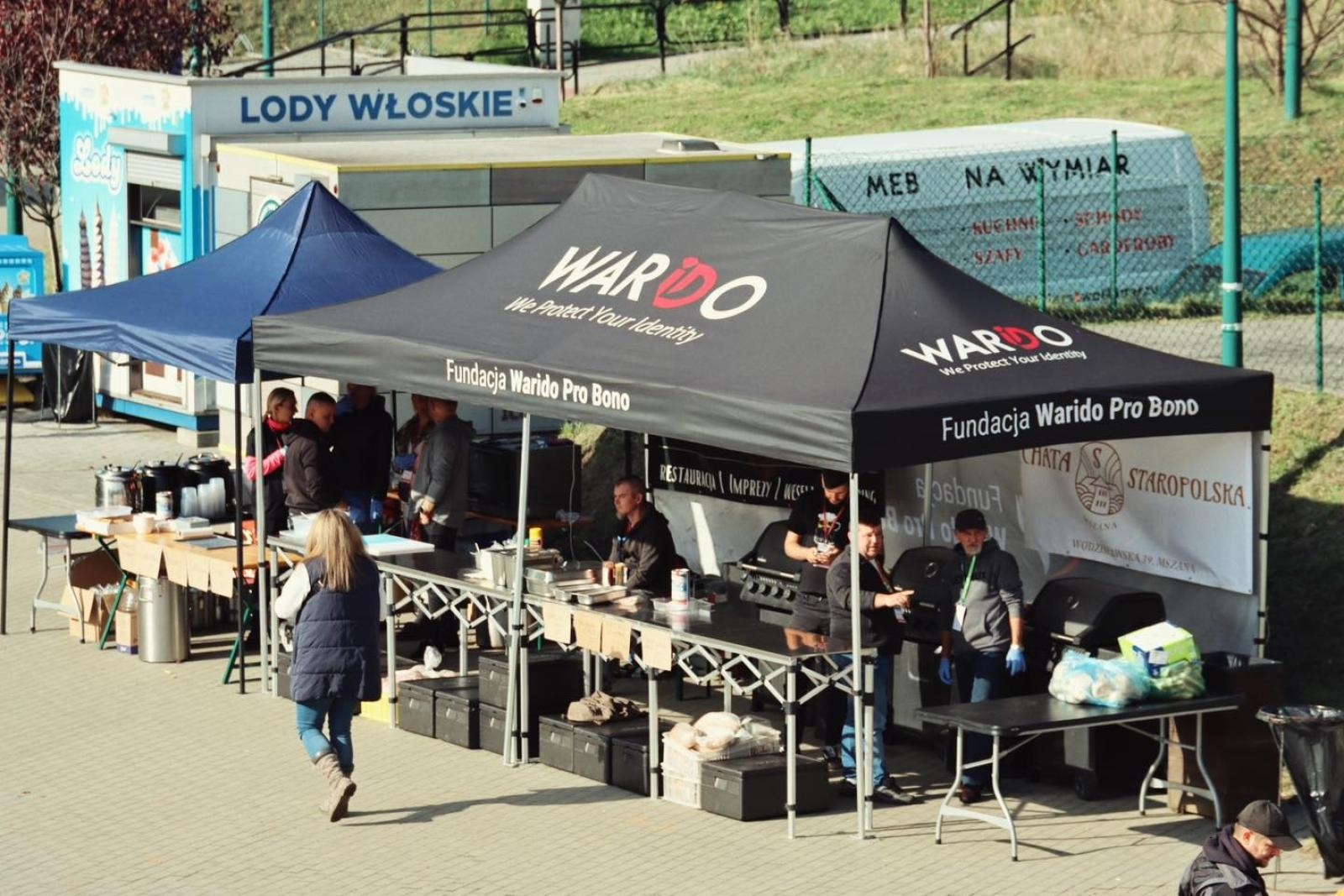 Zdjęcie w galerii na portalu naszwodzislaw.com: Charytatywny festyn na Trzech Wzgórzach. Dla powodzian zebrano ponad 20 tysięcy złotych [FOTO] wiadomości z regionu