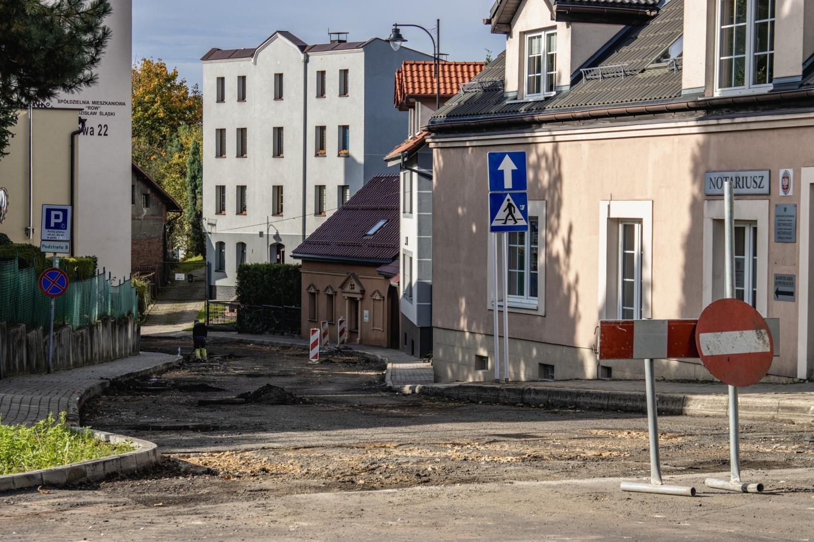 Zdjęcie w galerii na portalu naszwodzislaw.com: Trwają prace na ulicy Wałowej w Wodzisławiu Śląskim [FOTO] wiadomości z regionu