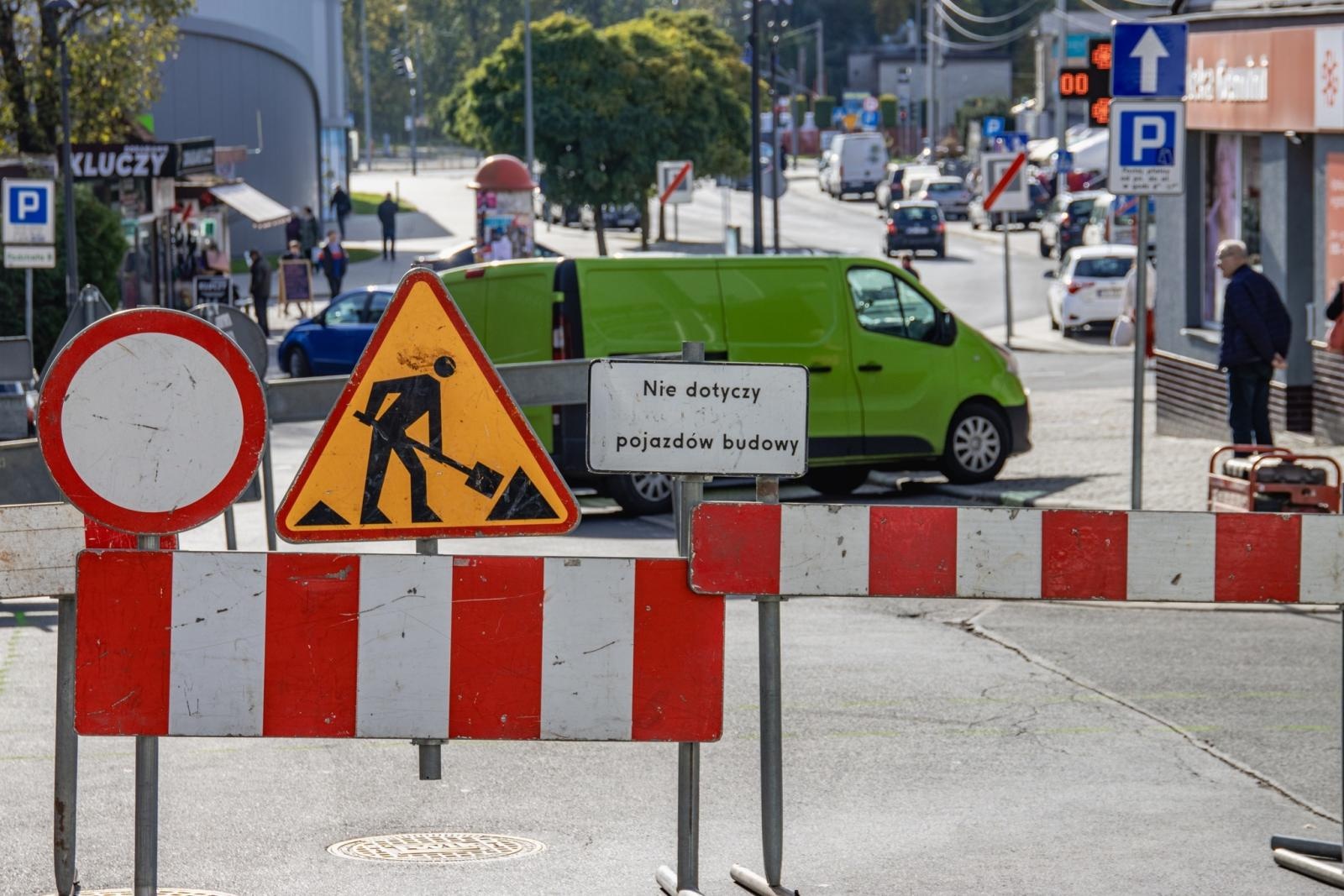 Zdjęcie w galerii na portalu naszwodzislaw.com: Trwają prace na ulicy Wałowej w Wodzisławiu Śląskim [FOTO] wiadomości z regionu