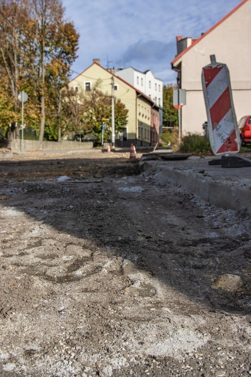 Zdjęcie w galerii na portalu naszwodzislaw.com: Trwają prace na ulicy Wałowej w Wodzisławiu Śląskim [FOTO] wiadomości z regionu