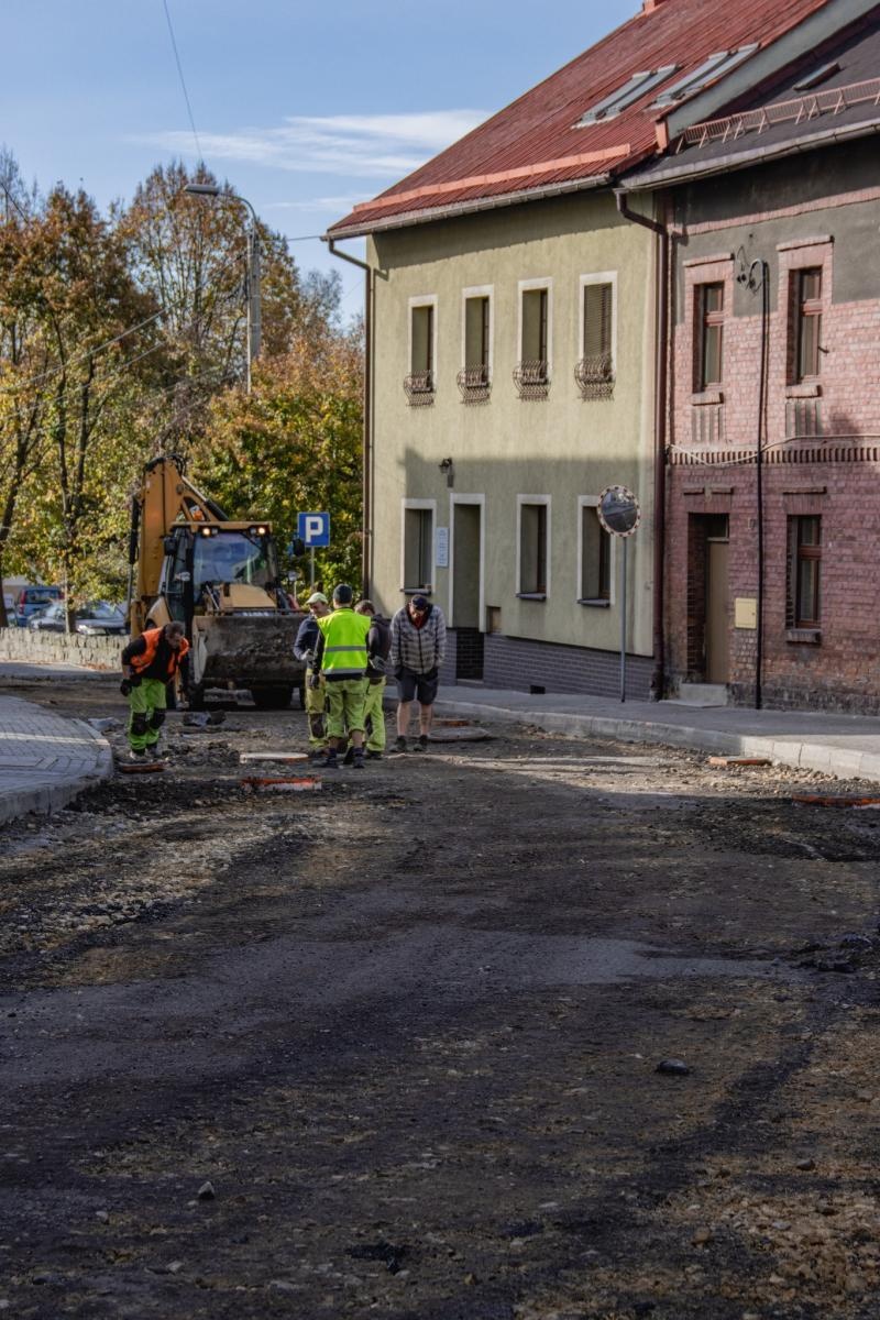 Zdjęcie w galerii na portalu naszwodzislaw.com: Trwają prace na ulicy Wałowej w Wodzisławiu Śląskim [FOTO] wiadomości z regionu