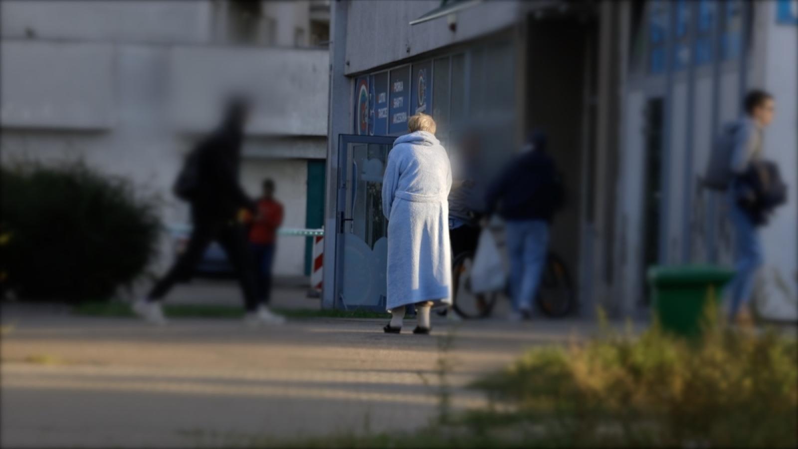 Zdjęcie w galerii na portalu naszwodzislaw.com: Finał policyjnej akcji #JestemTuCzekam. Eksperyment społeczny [FOTO i WIDEO] wiadomości z regionu