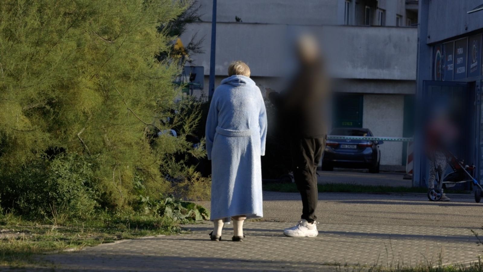 Zdjęcie w galerii na portalu naszwodzislaw.com: Finał policyjnej akcji #JestemTuCzekam. Eksperyment społeczny [FOTO i WIDEO] wiadomości z regionu