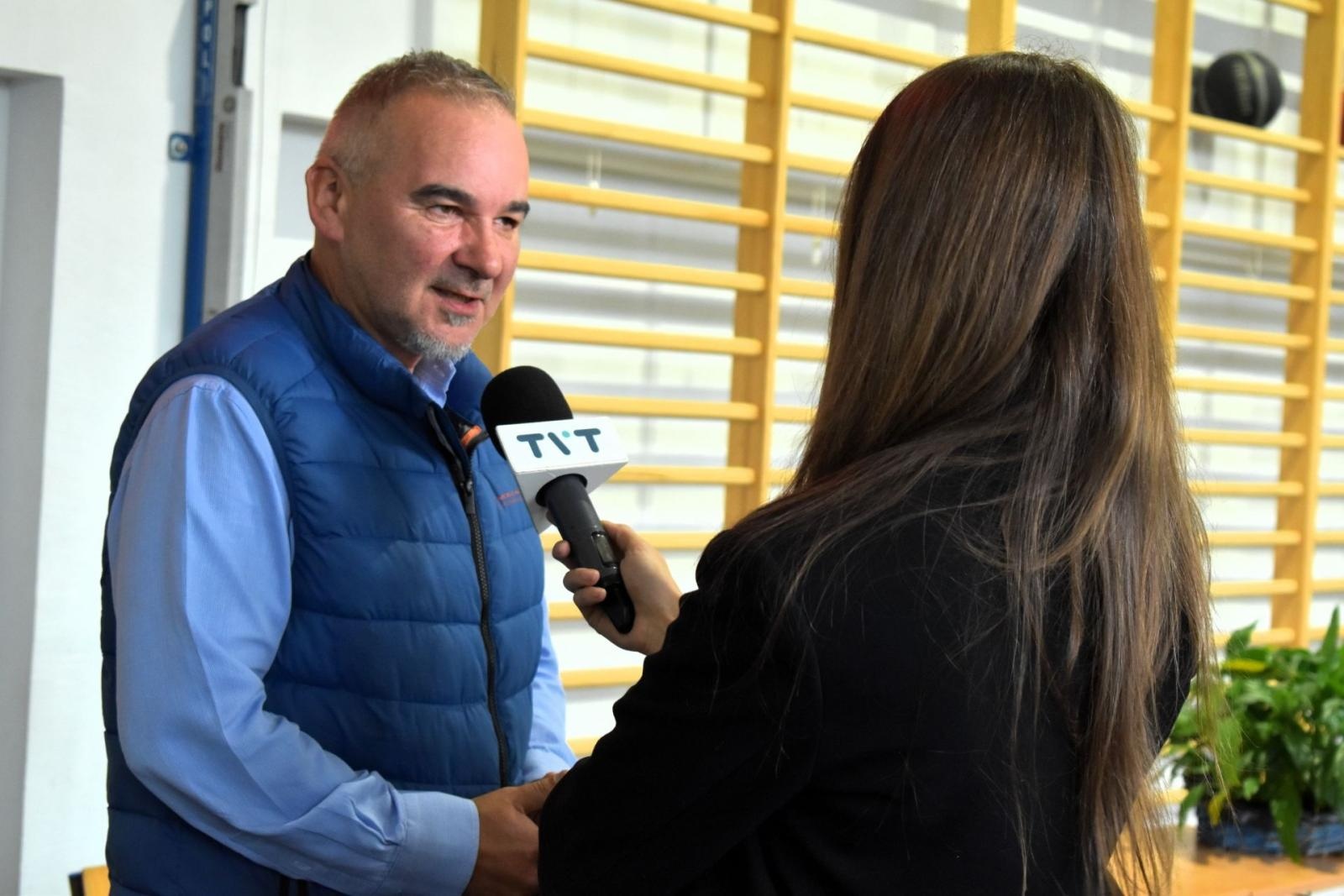 Zdjęcie w galerii na portalu naszwodzislaw.com: Z Natalią Niemen o hejcie. Spotkanie w Tischnerze wiadomości z regionu