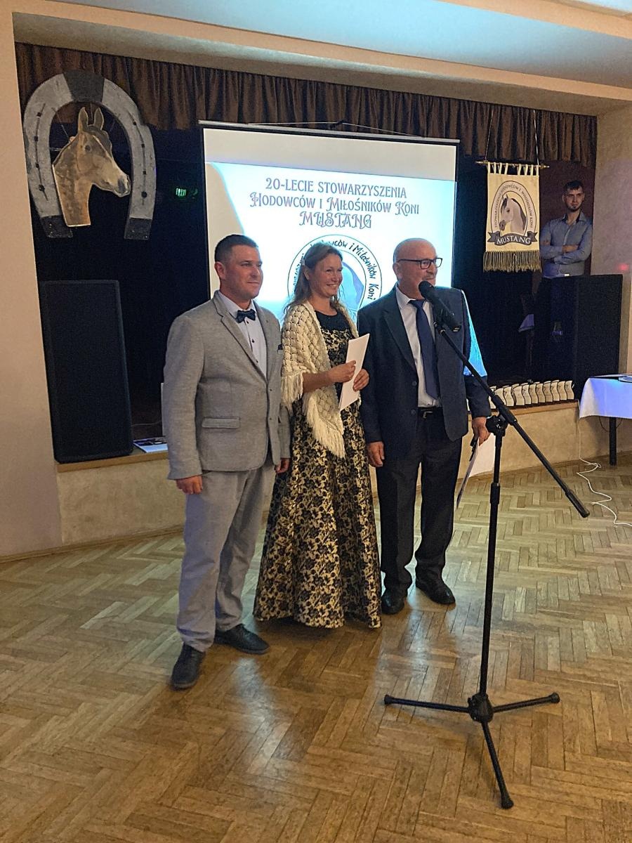 Zdjęcie w galerii na portalu naszwodzislaw.com: 20-lecie Stowarzyszenia Hodowców i Miłośników Koni Mustang wiadomości z regionu