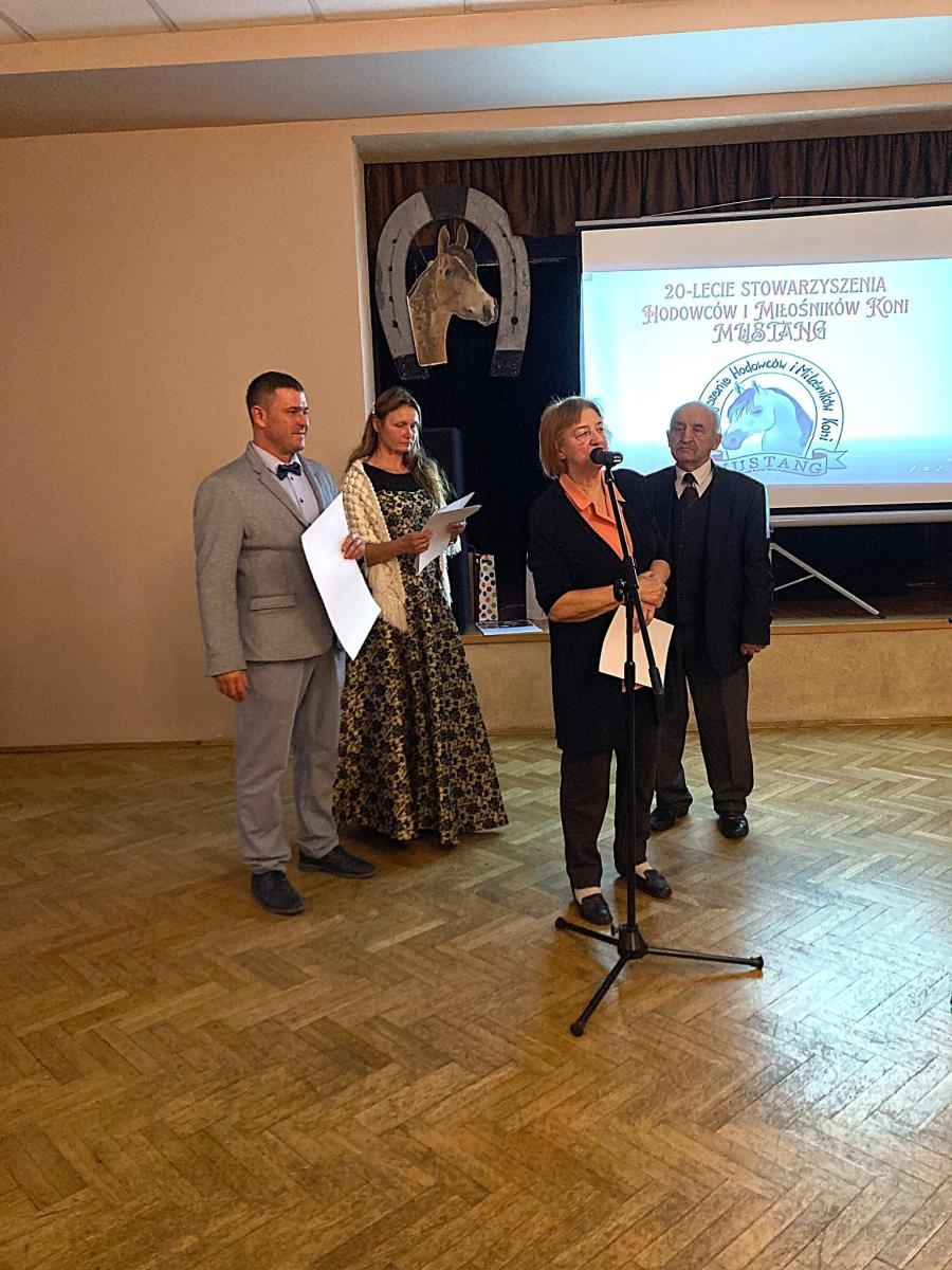 Zdjęcie w galerii na portalu naszwodzislaw.com: 20-lecie Stowarzyszenia Hodowców i Miłośników Koni Mustang wiadomości z regionu