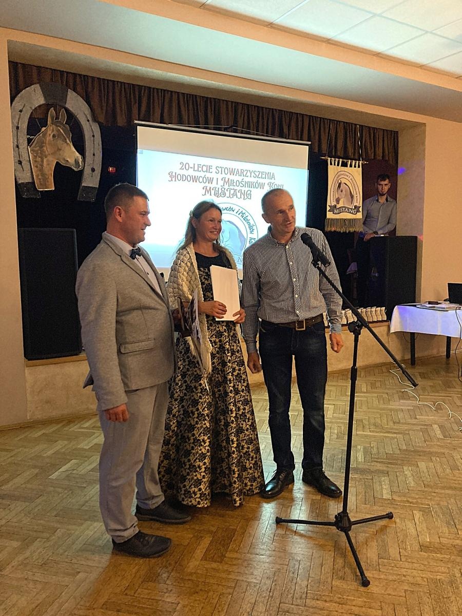 Zdjęcie w galerii na portalu naszwodzislaw.com: 20-lecie Stowarzyszenia Hodowców i Miłośników Koni Mustang wiadomości z regionu