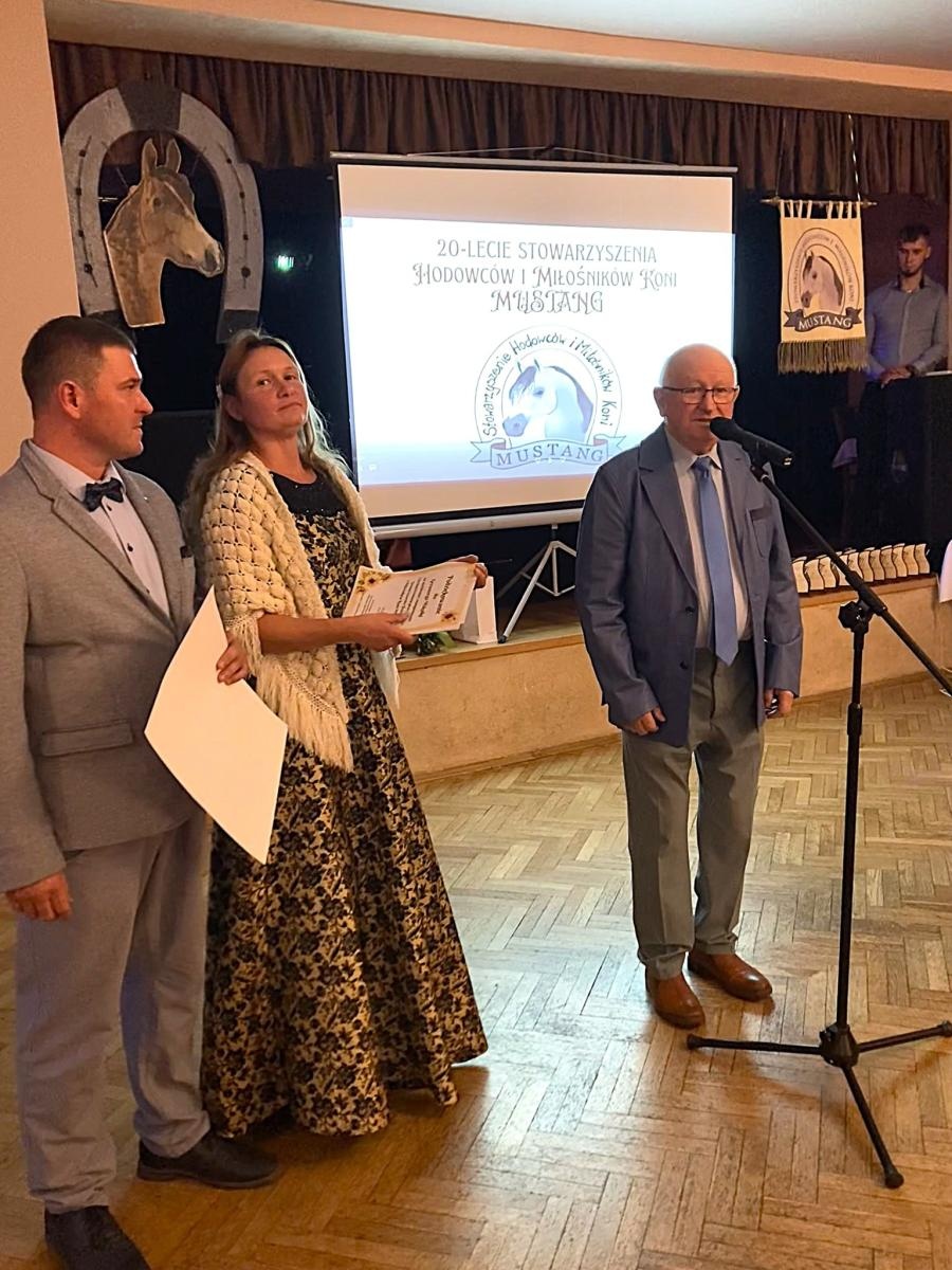 Zdjęcie w galerii na portalu naszwodzislaw.com: 20-lecie Stowarzyszenia Hodowców i Miłośników Koni Mustang wiadomości z regionu