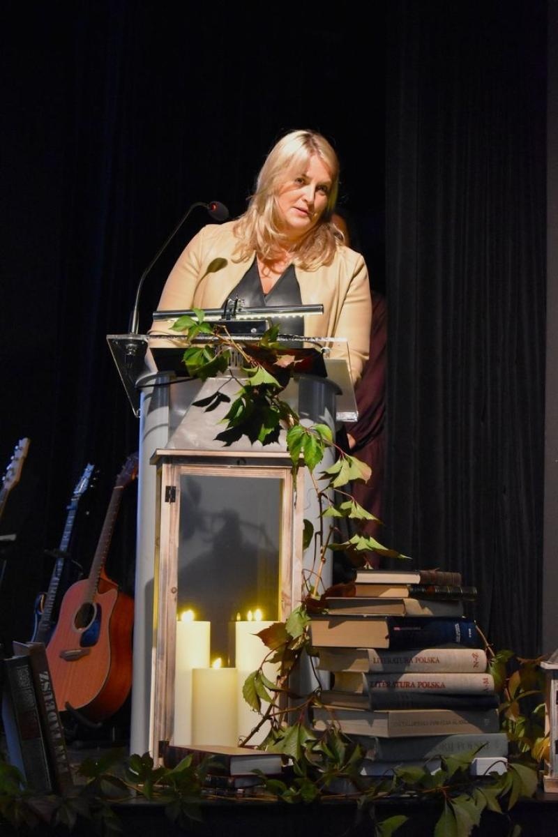 Zdjęcie w galerii na portalu naszwodzislaw.com: Powiatowe obchody Dnia Edukacji Narodowej [FOTO] wiadomości z regionu