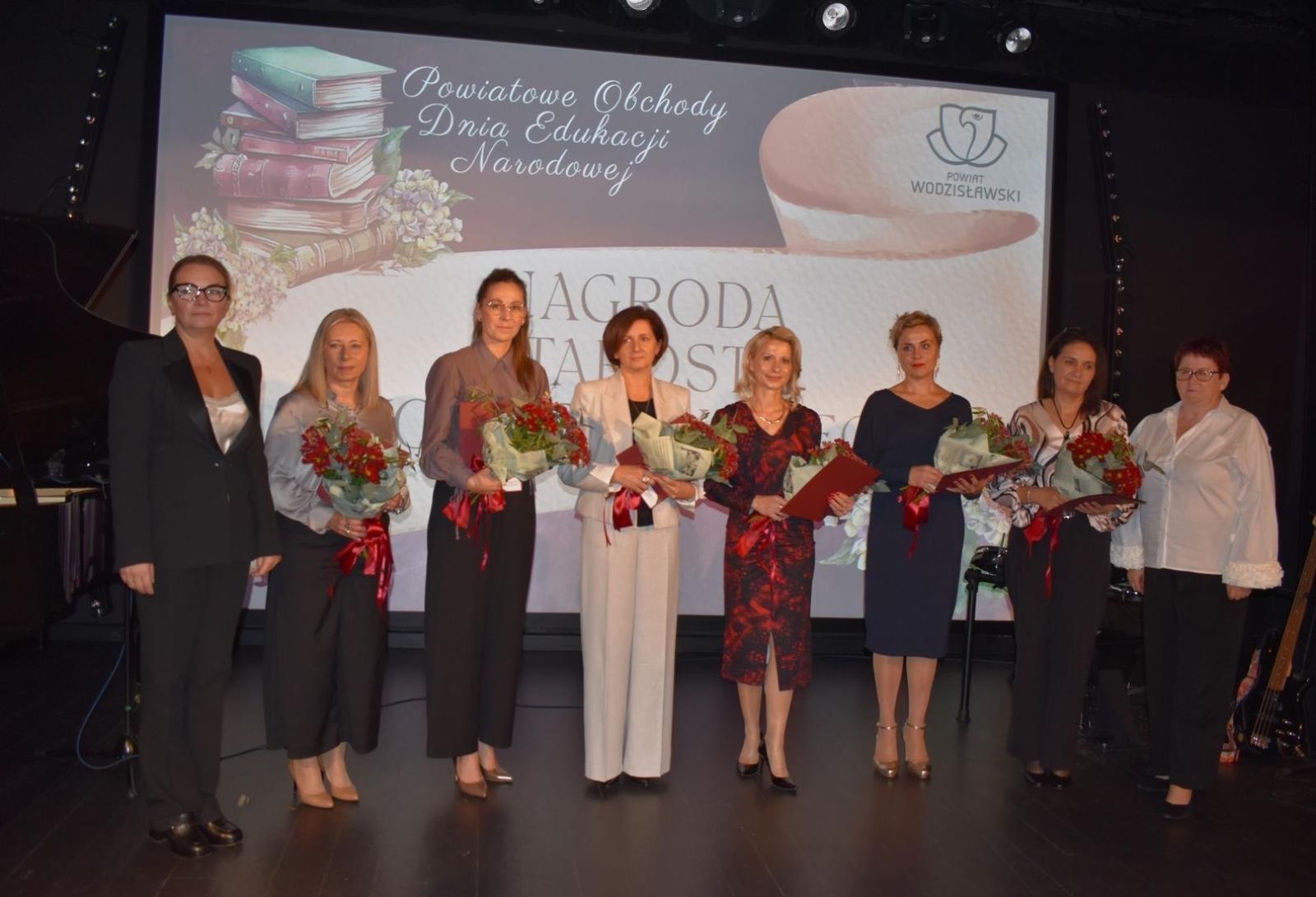 Zdjęcie w galerii na portalu naszwodzislaw.com: Powiatowe obchody Dnia Edukacji Narodowej [FOTO] wiadomości z regionu