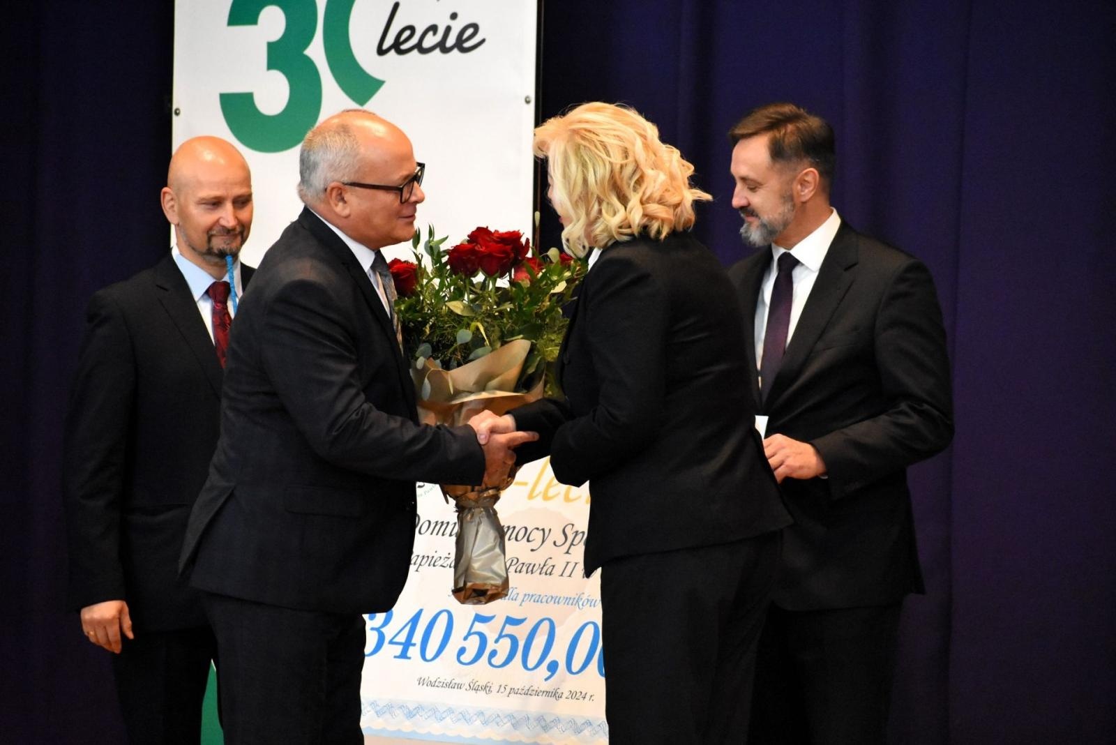 Zdjęcie w galerii na portalu naszwodzislaw.com: Jubileusz Domu Pomocy Społecznej w Gorzycach [FOTO] wiadomości z regionu