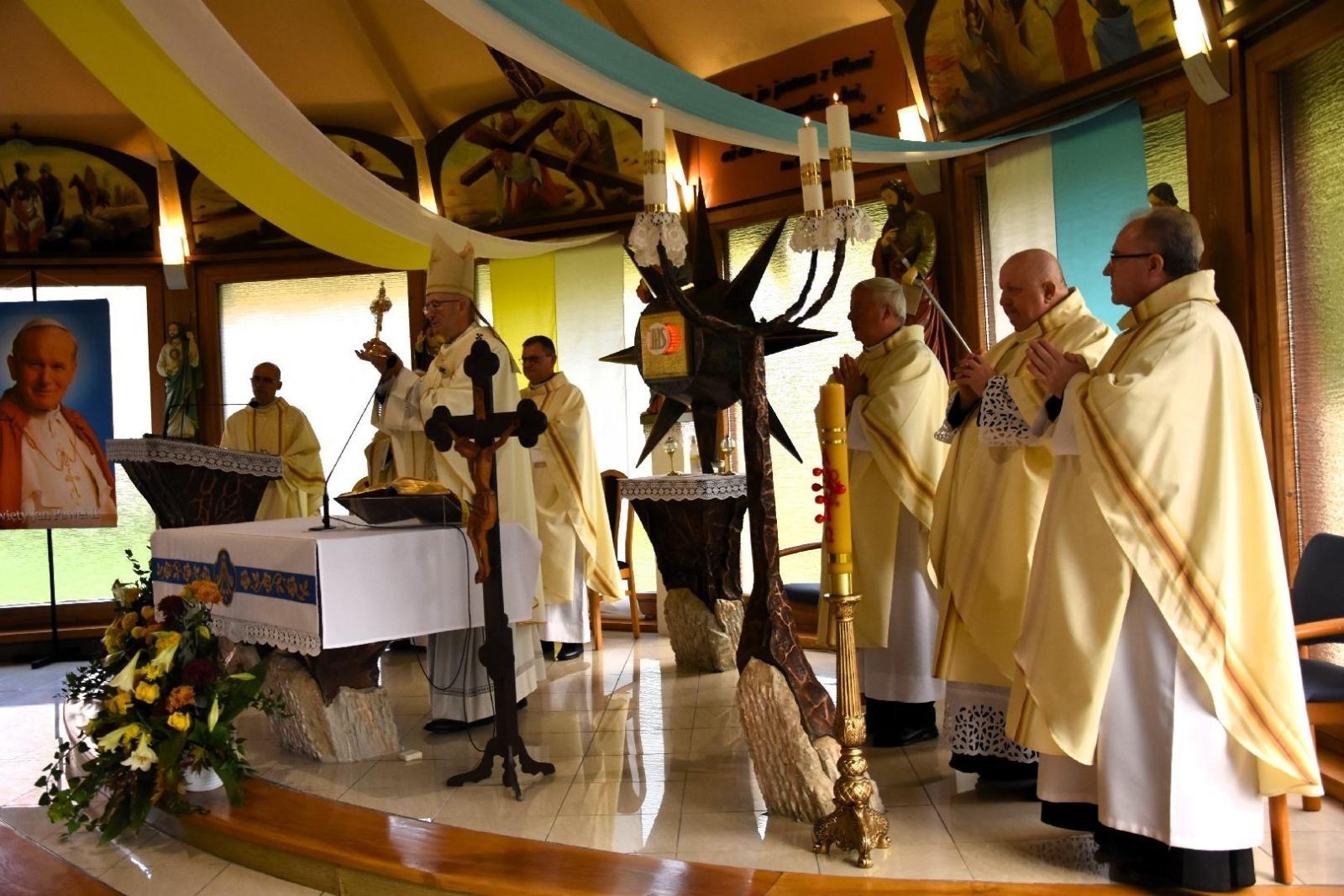 Zdjęcie w galerii na portalu naszwodzislaw.com: Jubileusz Domu Pomocy Społecznej w Gorzycach [FOTO] wiadomości z regionu