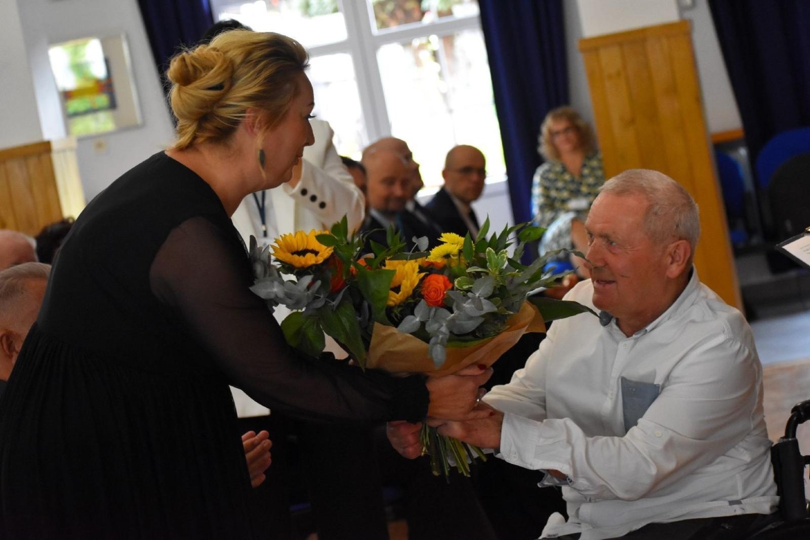 Zdjęcie w galerii na portalu naszwodzislaw.com: Jubileusz Domu Pomocy Społecznej w Gorzycach [FOTO] wiadomości z regionu
