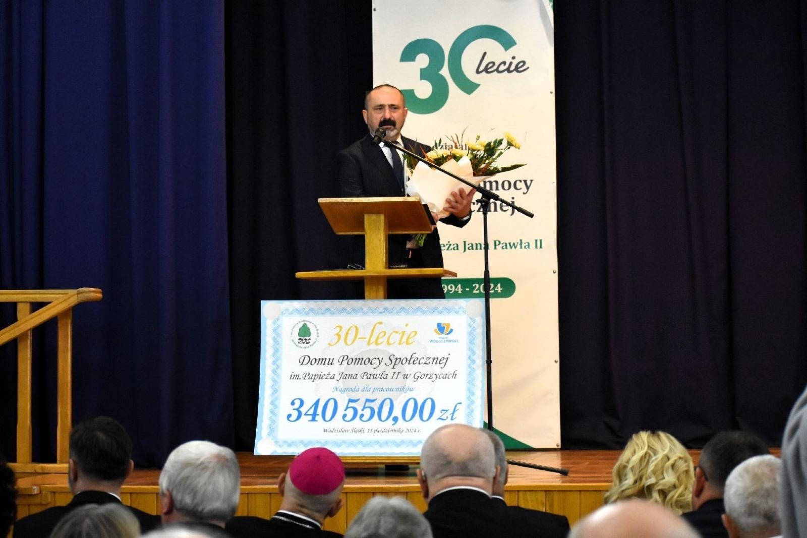 Zdjęcie w galerii na portalu naszwodzislaw.com: Jubileusz Domu Pomocy Społecznej w Gorzycach [FOTO] wiadomości z regionu