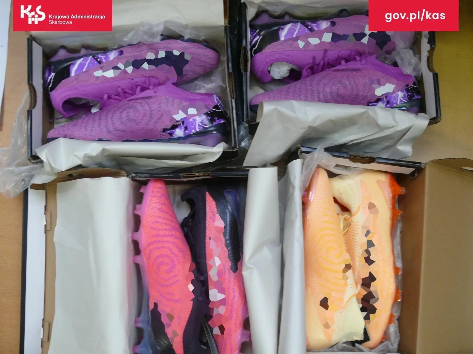 Zdjęcie w galerii na portalu naszwodzislaw.com: Służby celno-skarbowe kontrolują przesyłki z Azji. Szukają podróbek wiadomości z regionu