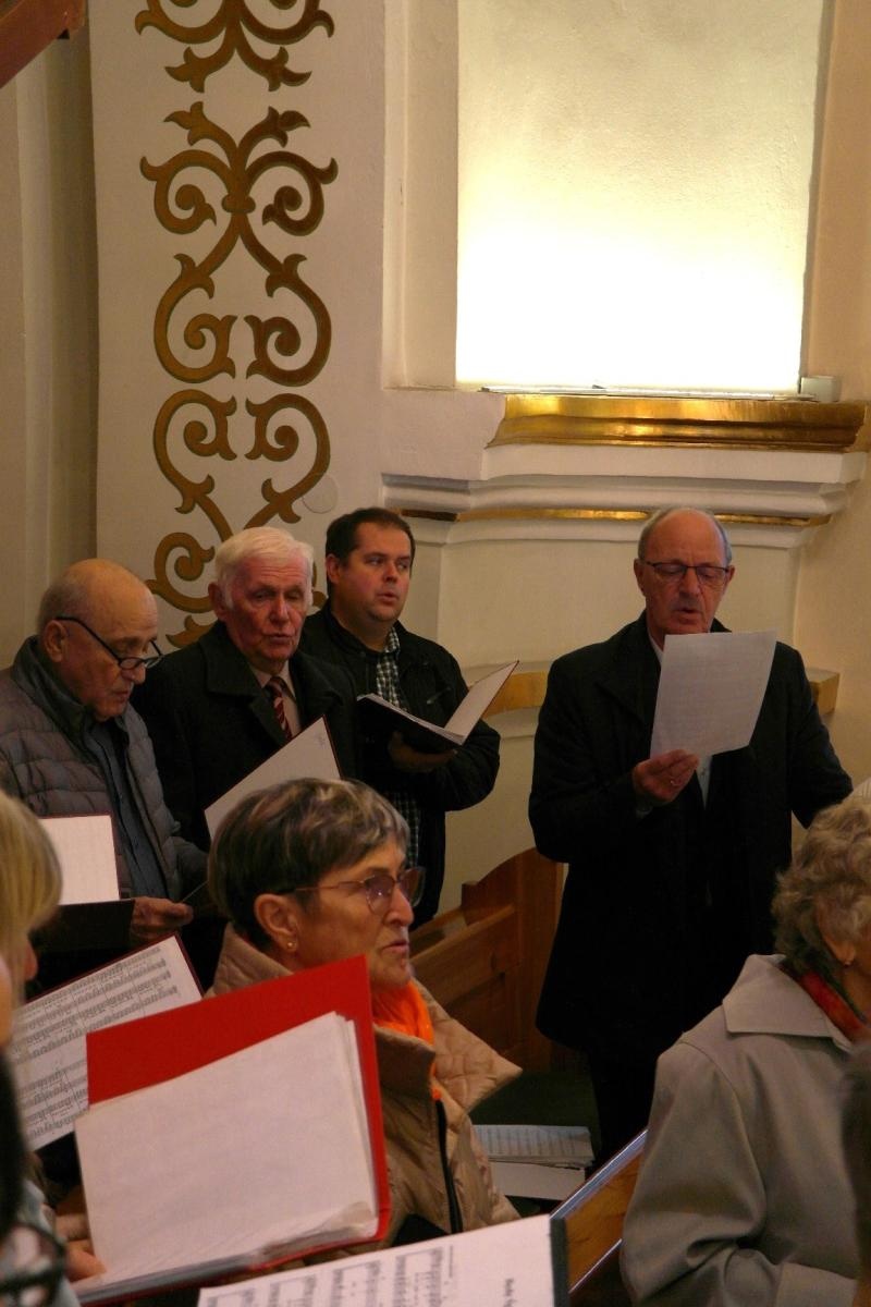 Zdjęcie w galerii na portalu naszwodzislaw.com: Chór Jadwiga z WCK wystąpił w kościele w Zawadzie wiadomości z regionu