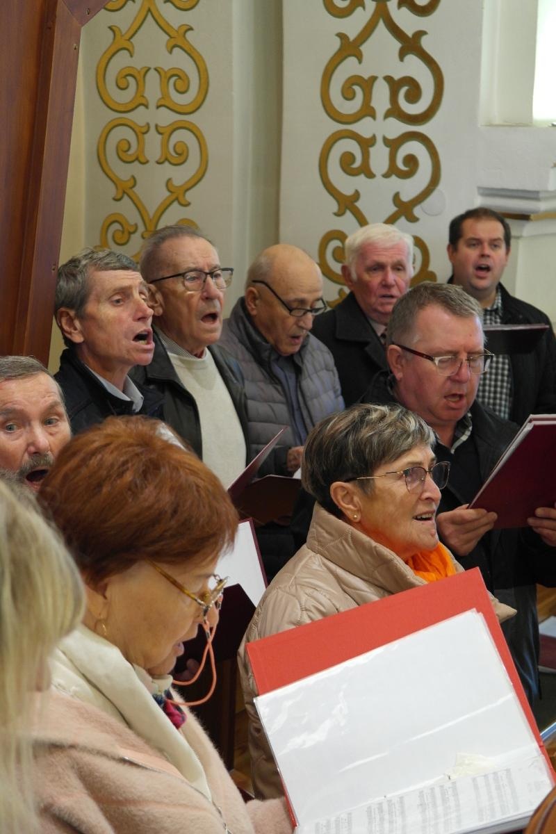 Zdjęcie w galerii na portalu naszwodzislaw.com: Chór Jadwiga z WCK wystąpił w kościele w Zawadzie wiadomości z regionu