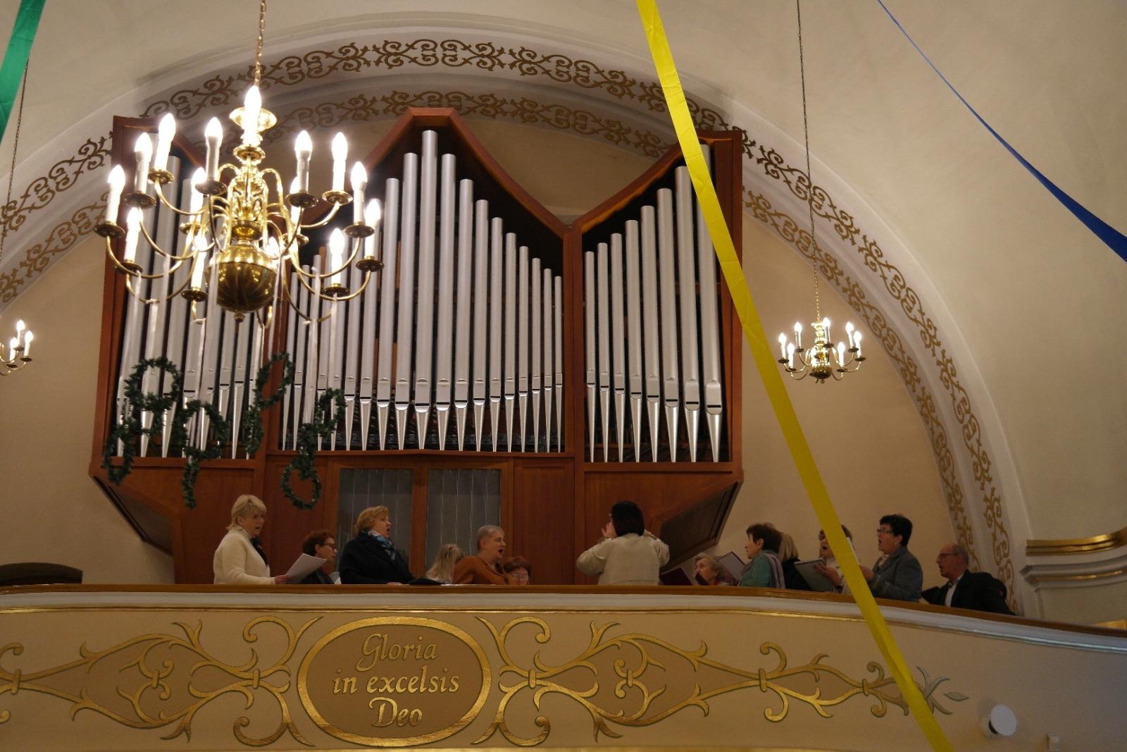 Zdjęcie w galerii na portalu naszwodzislaw.com: Chór Jadwiga z WCK wystąpił w kościele w Zawadzie wiadomości z regionu