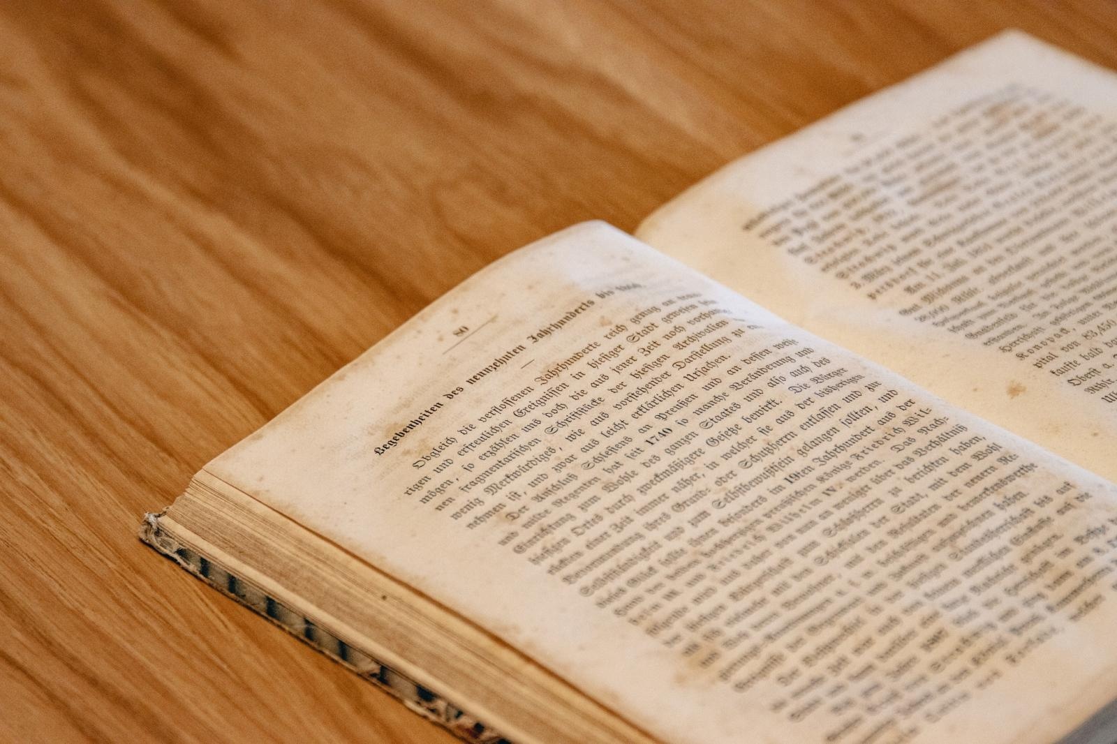 Zdjęcie w galerii na portalu naszwodzislaw.com: Sławomir Kulpa dyrektor wodzisławskiego Muzeum pozyskał cenne dzieło wiadomości z regionu