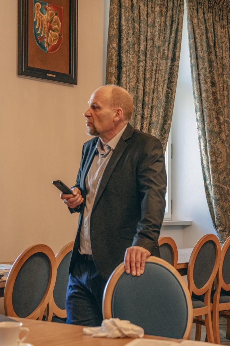 Zdjęcie w galerii na portalu naszwodzislaw.com: Sławomir Kulpa dyrektor wodzisławskiego Muzeum pozyskał cenne dzieło wiadomości z regionu