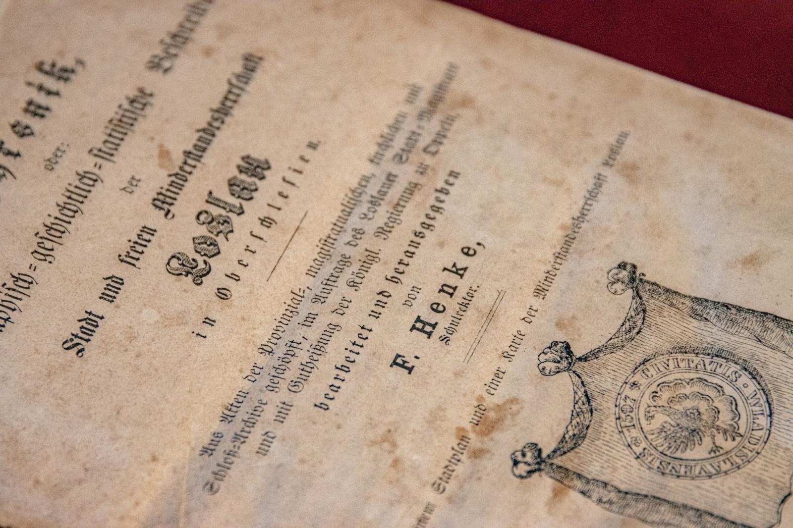 Zdjęcie w galerii na portalu naszwodzislaw.com: Sławomir Kulpa dyrektor wodzisławskiego Muzeum pozyskał cenne dzieło wiadomości z regionu