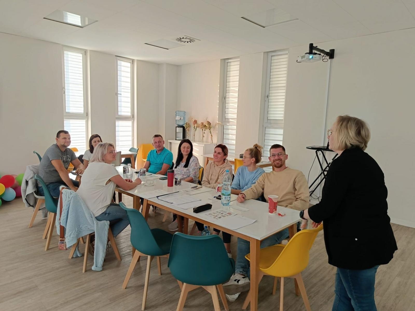 Zdjęcie w galerii na portalu naszwodzislaw.com: PCPR poszukuje rodzin zastępczych wiadomości z regionu