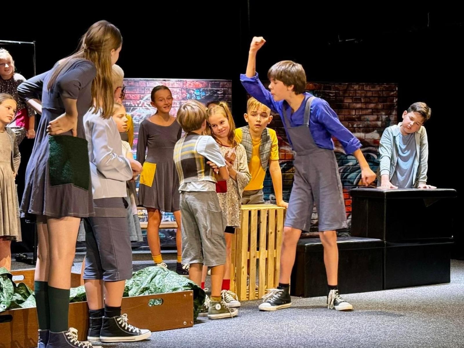 Zdjęcie w galerii na portalu naszwodzislaw.com: 1. miejsce Teatru Szydełko z WCK na festiwalu Dziatwa wiadomości z regionu