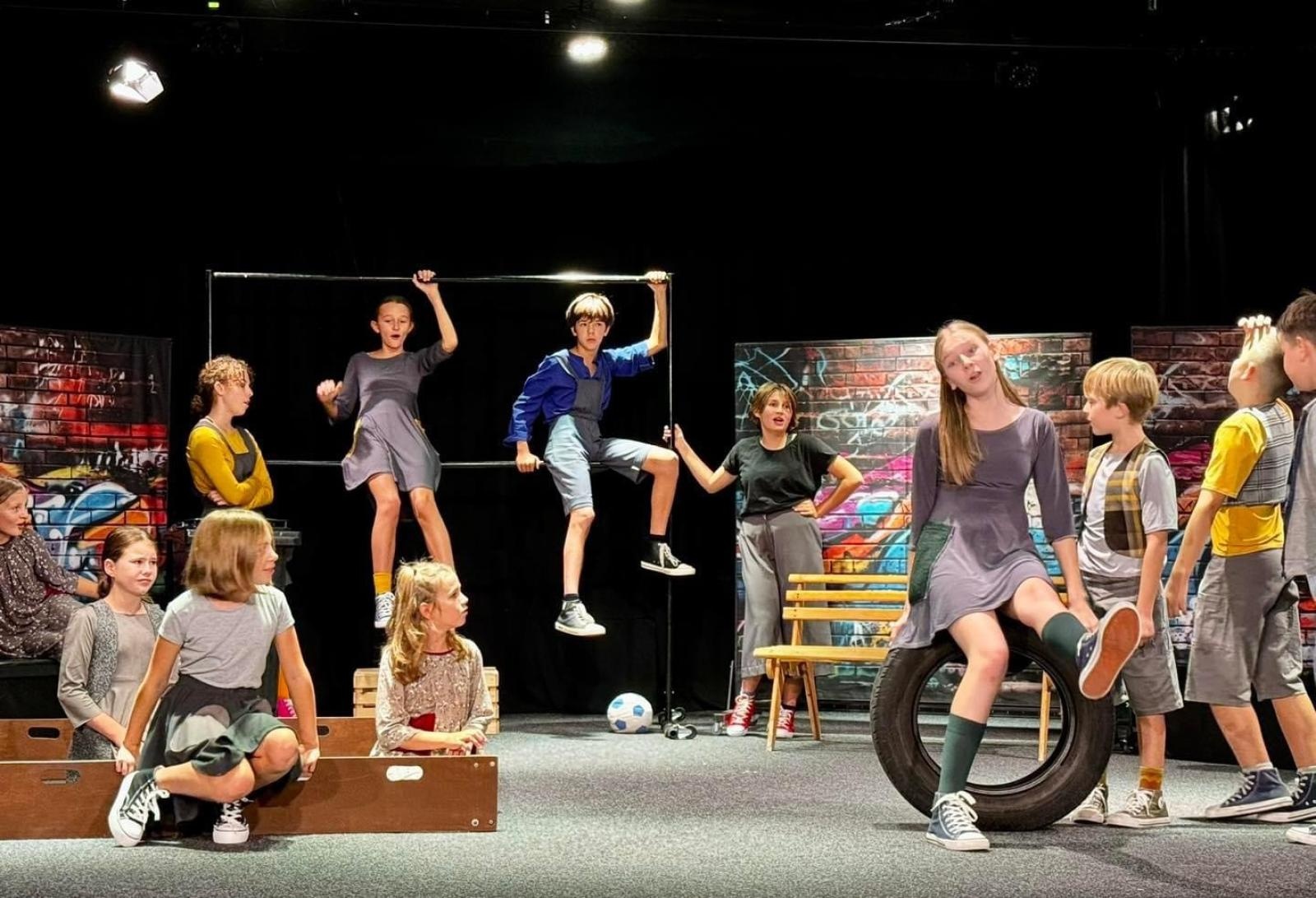 Zdjęcie w galerii na portalu naszwodzislaw.com: 1. miejsce Teatru Szydełko z WCK na festiwalu Dziatwa wiadomości z regionu