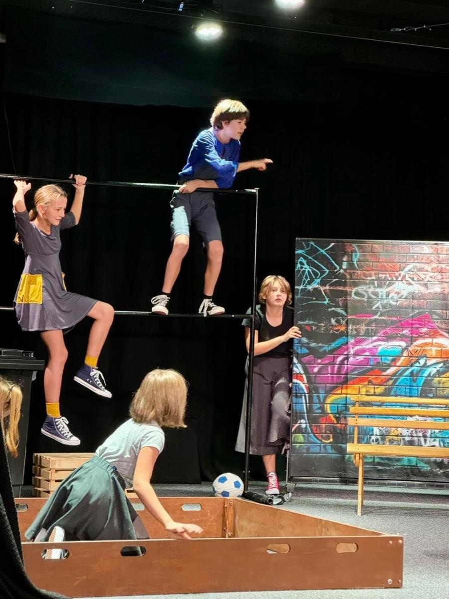 Zdjęcie w galerii na portalu naszwodzislaw.com: 1. miejsce Teatru Szydełko z WCK na festiwalu Dziatwa wiadomości z regionu