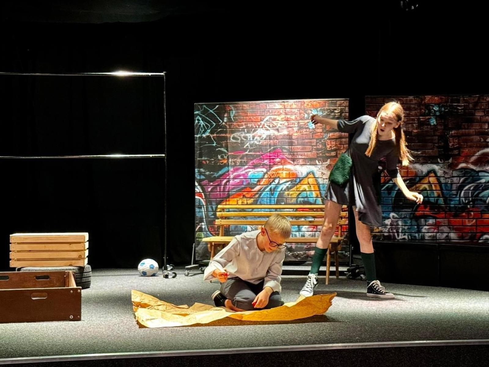 Zdjęcie w galerii na portalu naszwodzislaw.com: 1. miejsce Teatru Szydełko z WCK na festiwalu Dziatwa wiadomości z regionu