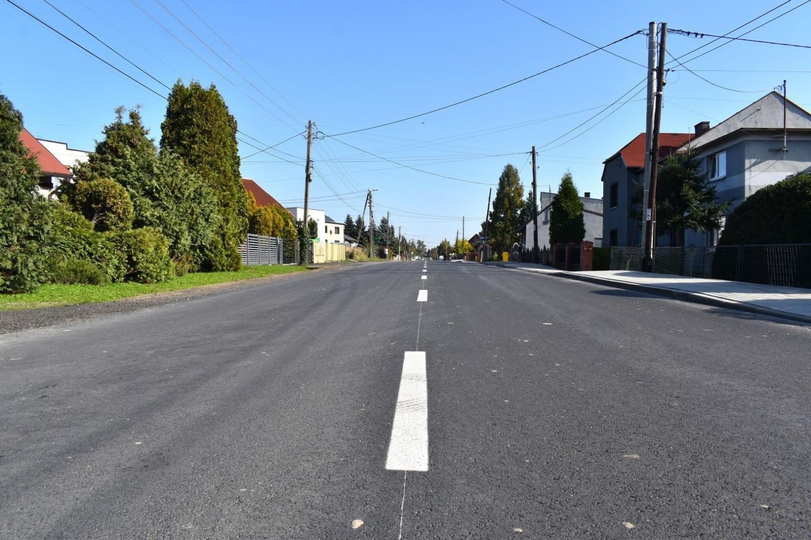 Zdjęcie w galerii na portalu naszwodzislaw.com: Rymera w Radlinie po odbiorze wiadomości z regionu