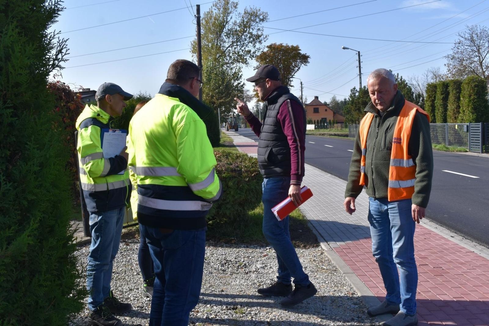 Zdjęcie w galerii na portalu naszwodzislaw.com: Rymera w Radlinie po odbiorze wiadomości z regionu