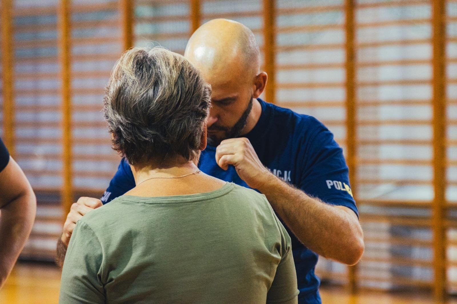 Zdjęcie w galerii na portalu naszwodzislaw.com: Rozpoczął się cykl warsztatów samoobronny wiadomości z regionu