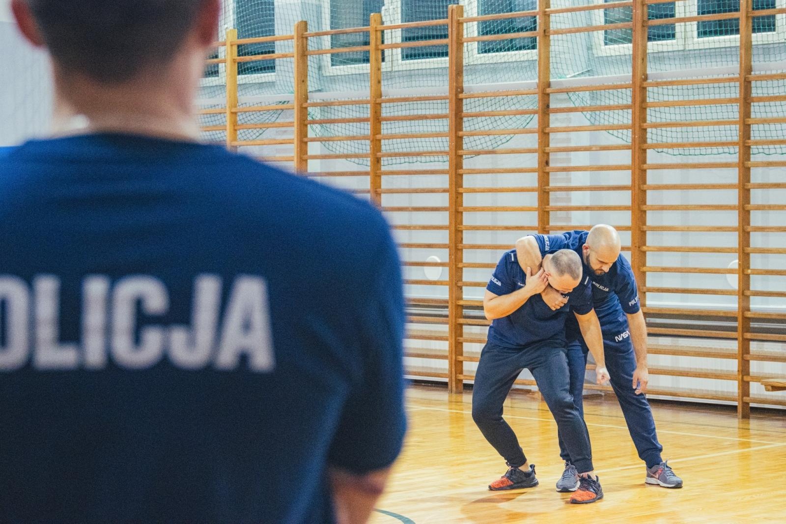 Zdjęcie w galerii na portalu naszwodzislaw.com: Rozpoczął się cykl warsztatów samoobronny wiadomości z regionu