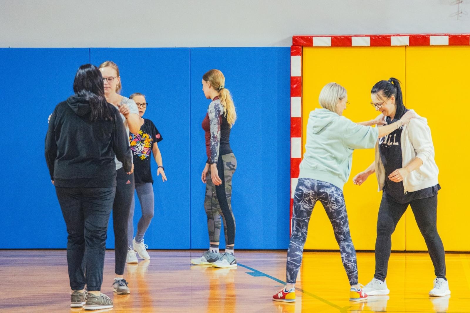 Zdjęcie w galerii na portalu naszwodzislaw.com: Rozpoczął się cykl warsztatów samoobronny wiadomości z regionu