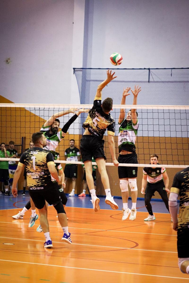 Zdjęcie w galerii na portalu naszwodzislaw.com: Zacięta walka na parkiecie. SK Górnik Radlin wygrywa po tie-breaku [FOTO] wiadomości z regionu